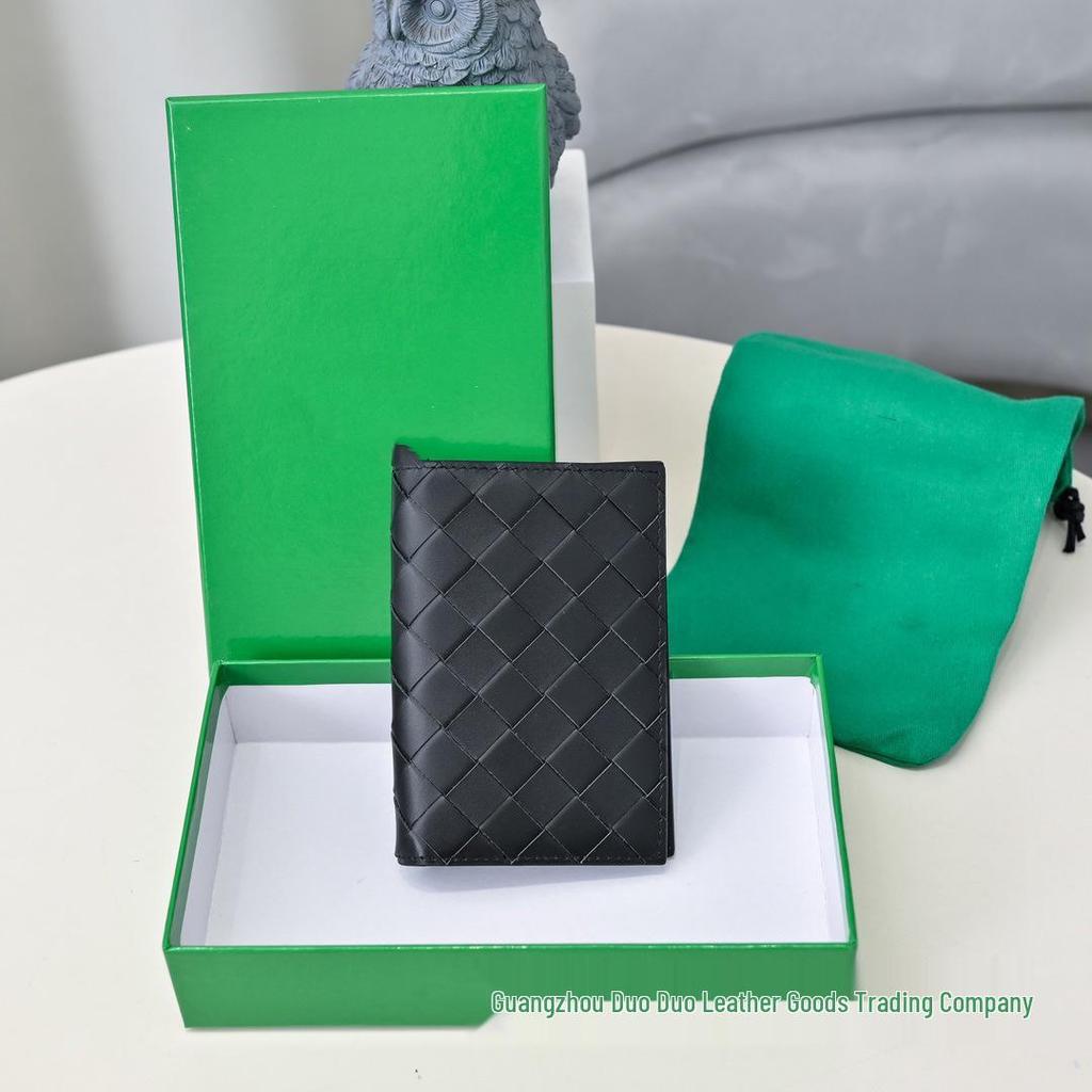 Genuine Leather Diamond Pattern Bi-Fold Wallet with Multi-Card Slots and Passport Holder