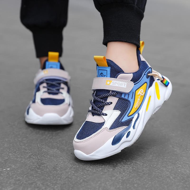 Neue atmungsaktive Jungen-Laufschuhe für den grenzüberschreitenden Gebrauch, leicht, rutschfest, lässig - Koreanischer Stil Mode