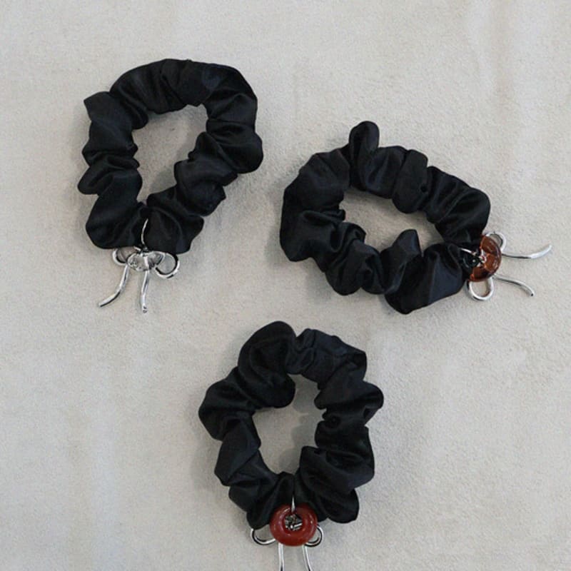 

АПИОХ шарм резинка с лентой amber brown