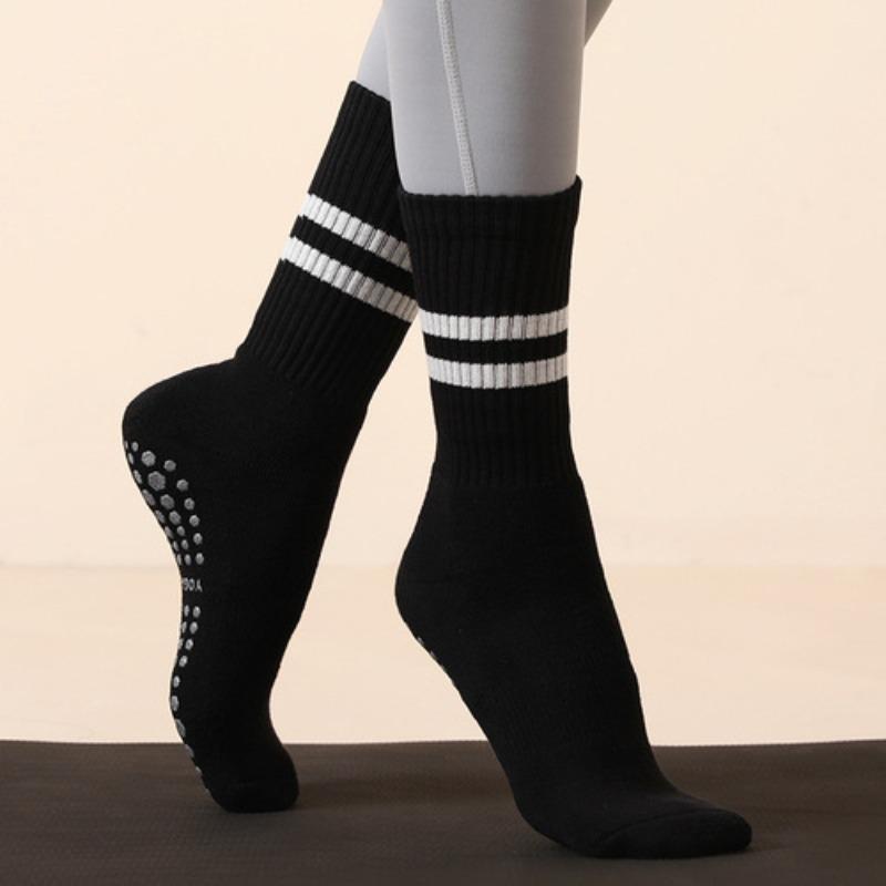 Einfarbige Yogasocken aus Baumwolle bis zur Mitte der Wade, rutschfeste Sportsocken mit Silikonunterseite, für Damen, für Indoor-Fitness, Trampolin, Tanz, Pilates