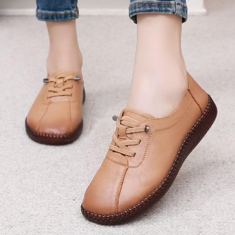 Women Genuine Leather Flat Sole Casual Shoes Spring Autumn New Soft Sole Soft Face Non Slip Round Toe Slip On Elderly Shoes