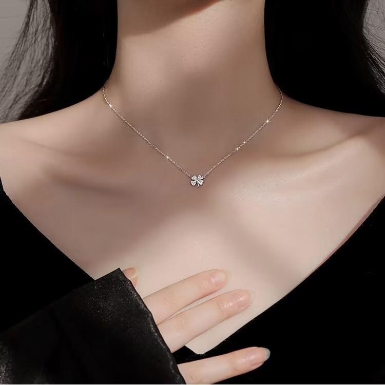 Diamond Four-Leaf Clover Necklace: Women's Luxury Fashion Jewelry, Elegant Temperament Design, Light Style Clavicle Chain