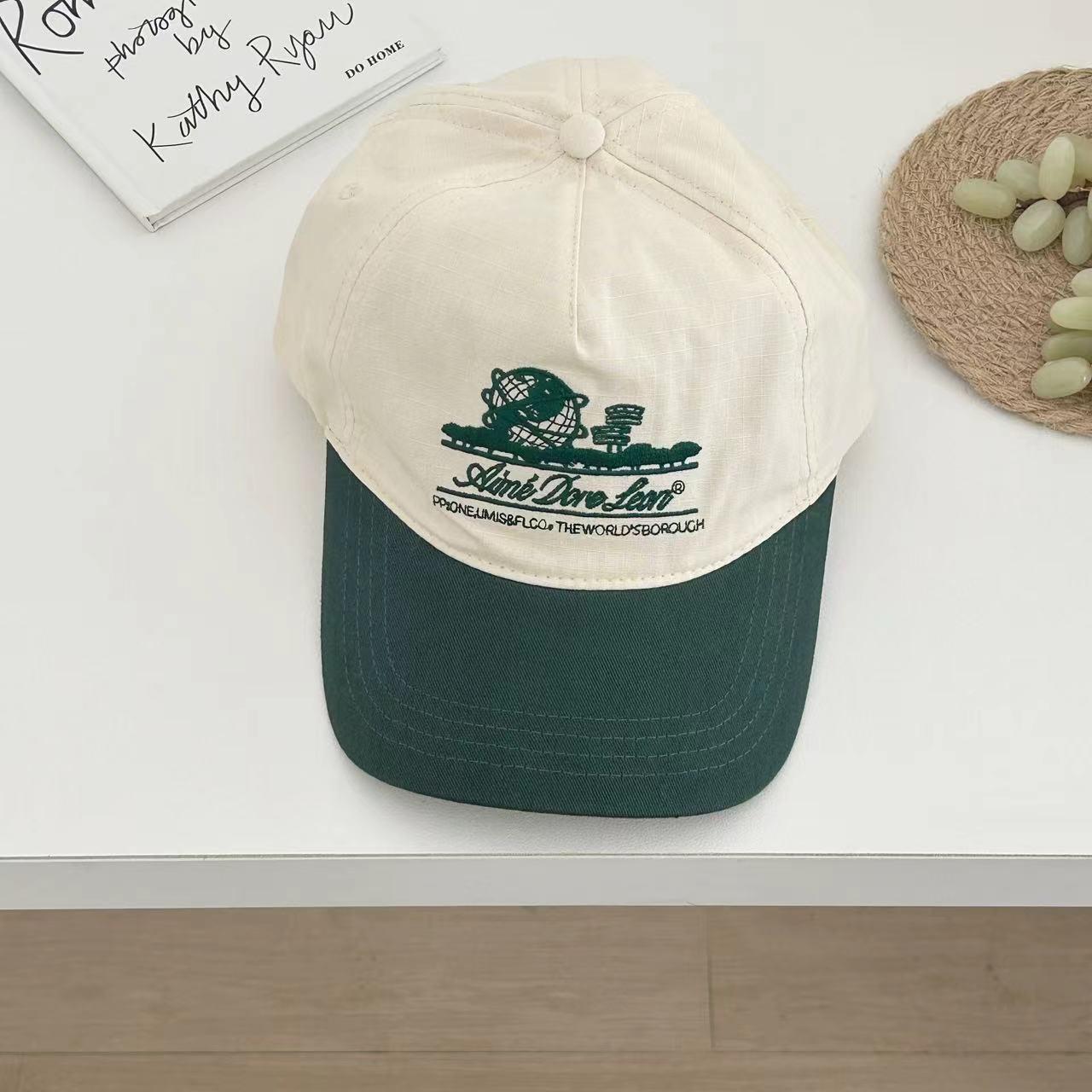 

«Бейсболка в стиле ретро с зеленым утконосом, регулируемые широкие поля, вышитая, унисекс» M (56-58cm) бежевый