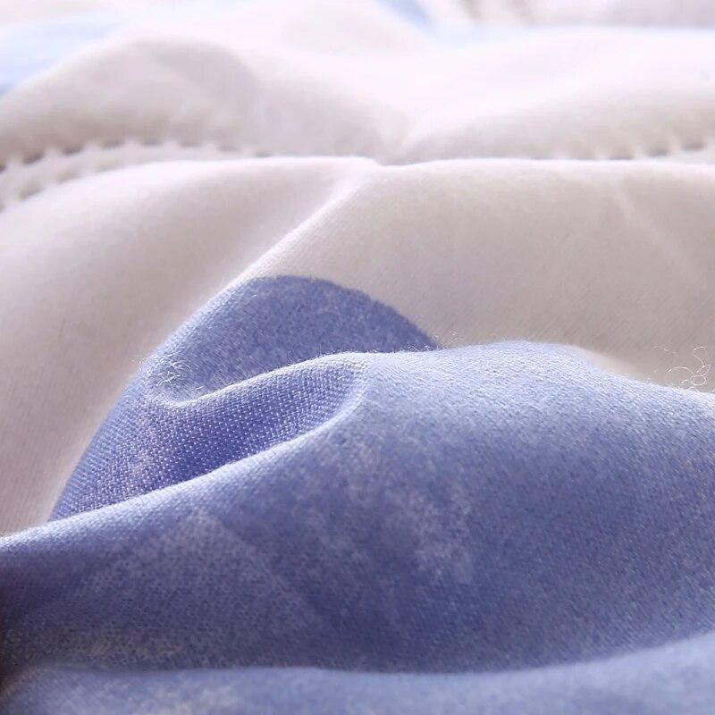New Skin Friendly Quilted Summer Quilt and Pillowcase or Single Quilts Soft Breathable Washable Thin Comforter Double Blanket