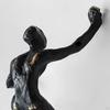 1 Adet Nordic Modern Reçine Heykel Yaratıcı Tırmanan Adam Duvar Heykelleri sanat ev Dekorasyonu için,