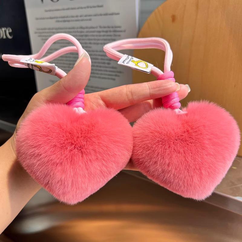 Uroczy brelok/zawieszka w kształcie serca z futra królika rasy rex - pluszowa zawieszka do torby w kształcie serca