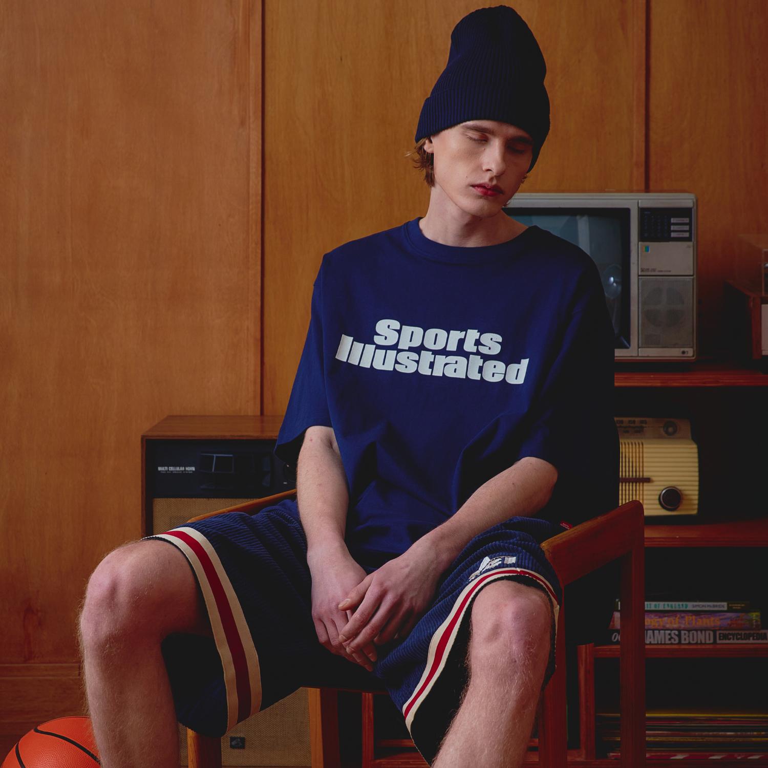 Sports Illustrated Basketball Stacked Logo Half Sleeve (Dark Navy) Dark Navy/M
