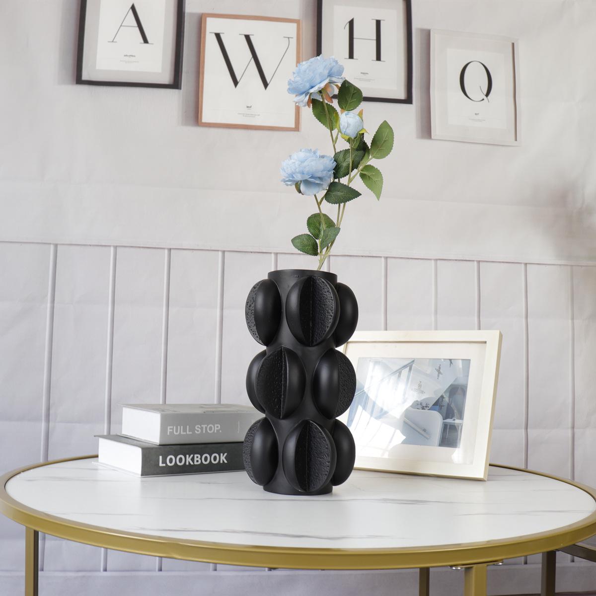 

Nordic Black & White Onion Twist Candlestick Vase Ornament for Home Decor