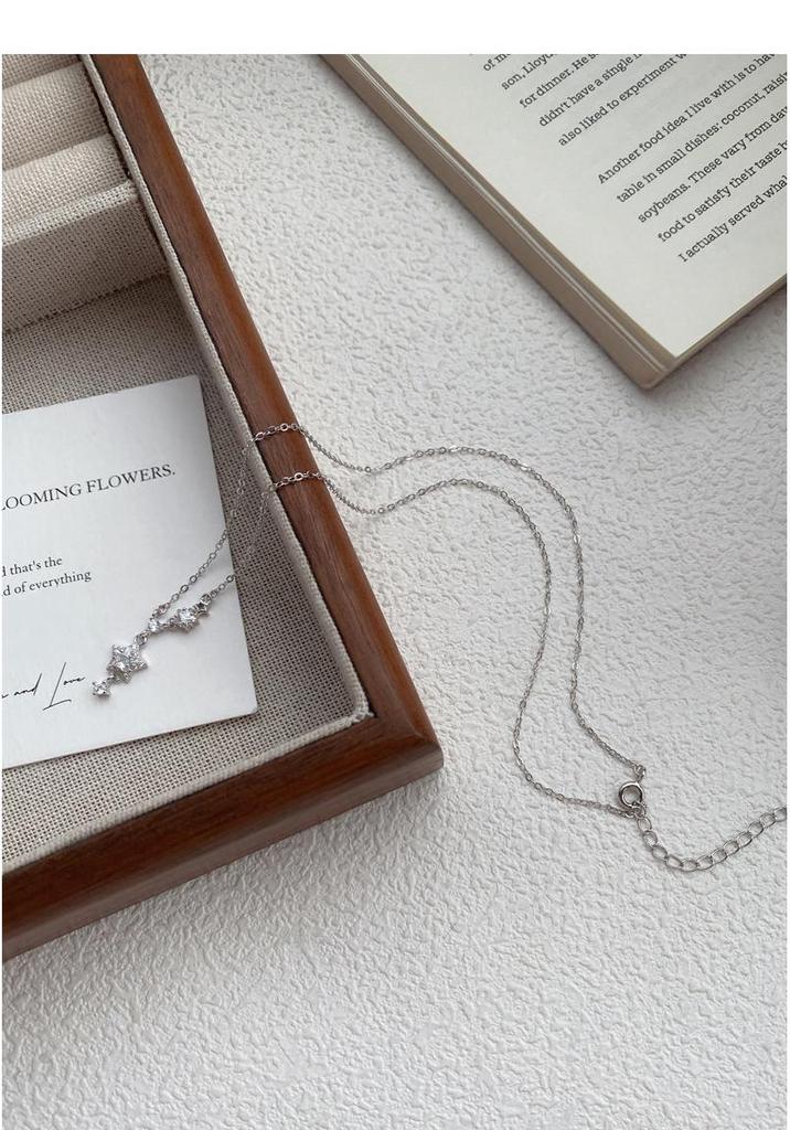 Sterling Silver Diamond Star Necklace for Women - Elegant and Fashionable Clavicle Chain
