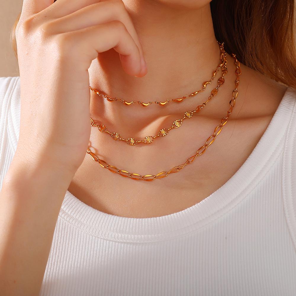 Designer Small Banana Geometric High Sense Women's Necklace Clavicle Chain Stainless Steel Gold Plated Jewelry