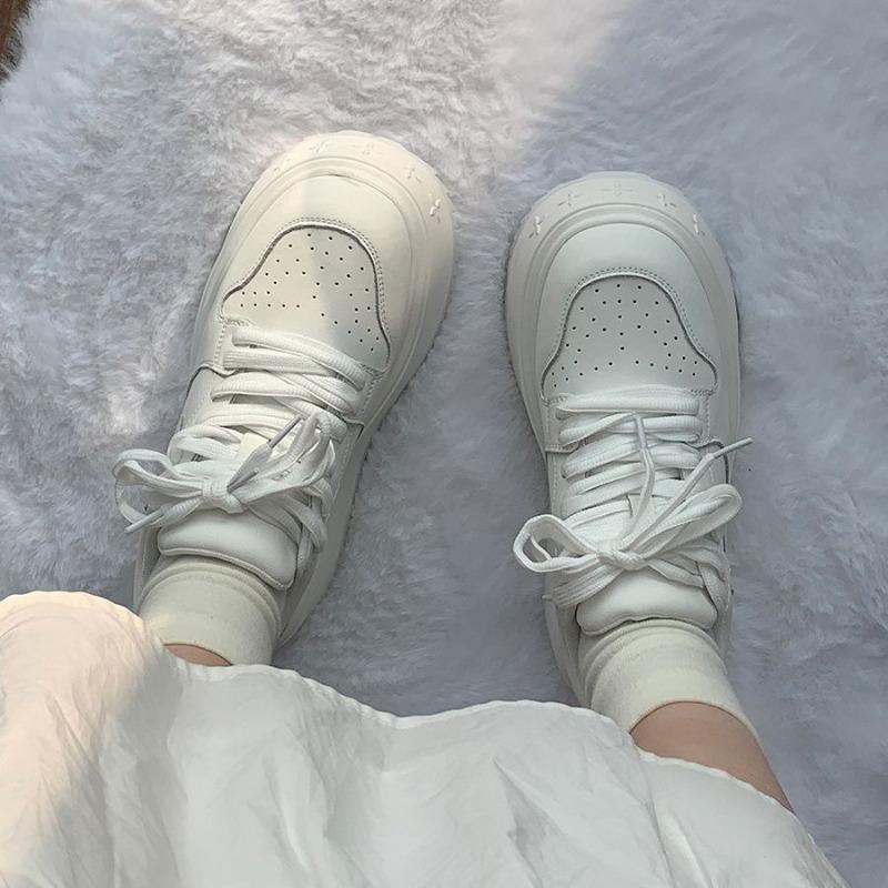 Four-leaf clover thick-soled little white shoes women's autumn new versatile height-increasing muffin sports and leisure board shoes