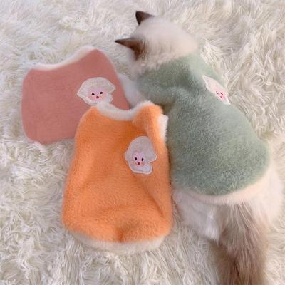 Husdjursdräkter Broderi Husdjurshundkläder Kaninpälsväst Kattkläder Plysch hundkläder för husdjur Varma