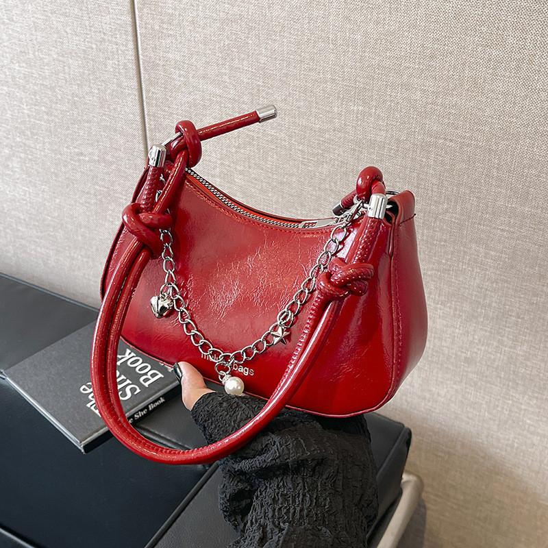 Pu Material Crossbody Bag For Women With Chain Detail And Zip Closure For Daily Use