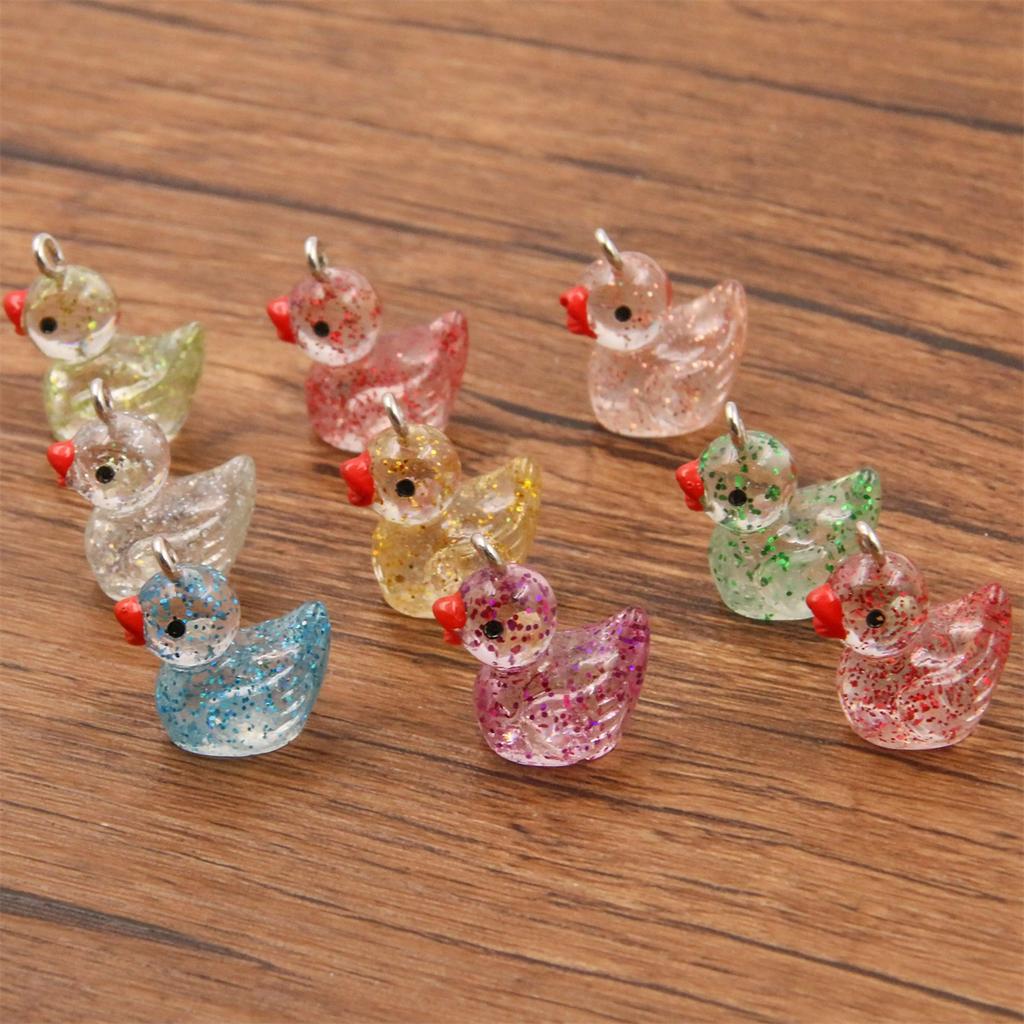 XP 5 Stück Mix Süße Ente Harz Ohrring Anhänger DIY Zubehör Kawaii 3D Handy Schlüsselanhänger Armbänder Anhänger Für Schmuckherstellung Perlen
