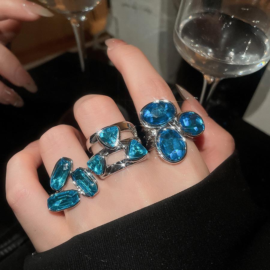 European & American Retro Triangle Open Index Finger Ring for Women