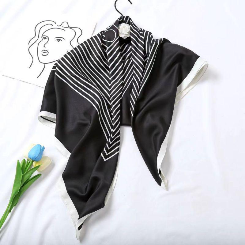 Black and White Animal Print Faux Silk Twill Scarf - 90x90CM Autumn/Winter Shawl for Women