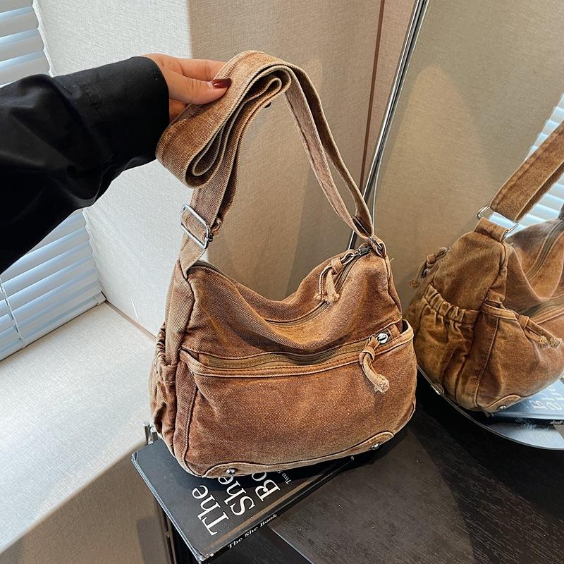 

Джинсовая сумка женская большой вместимости новая весенне-летняя повседневная сумка-мессенджер сумка-тоут для студентов колледжа для поездок на работу коричневый