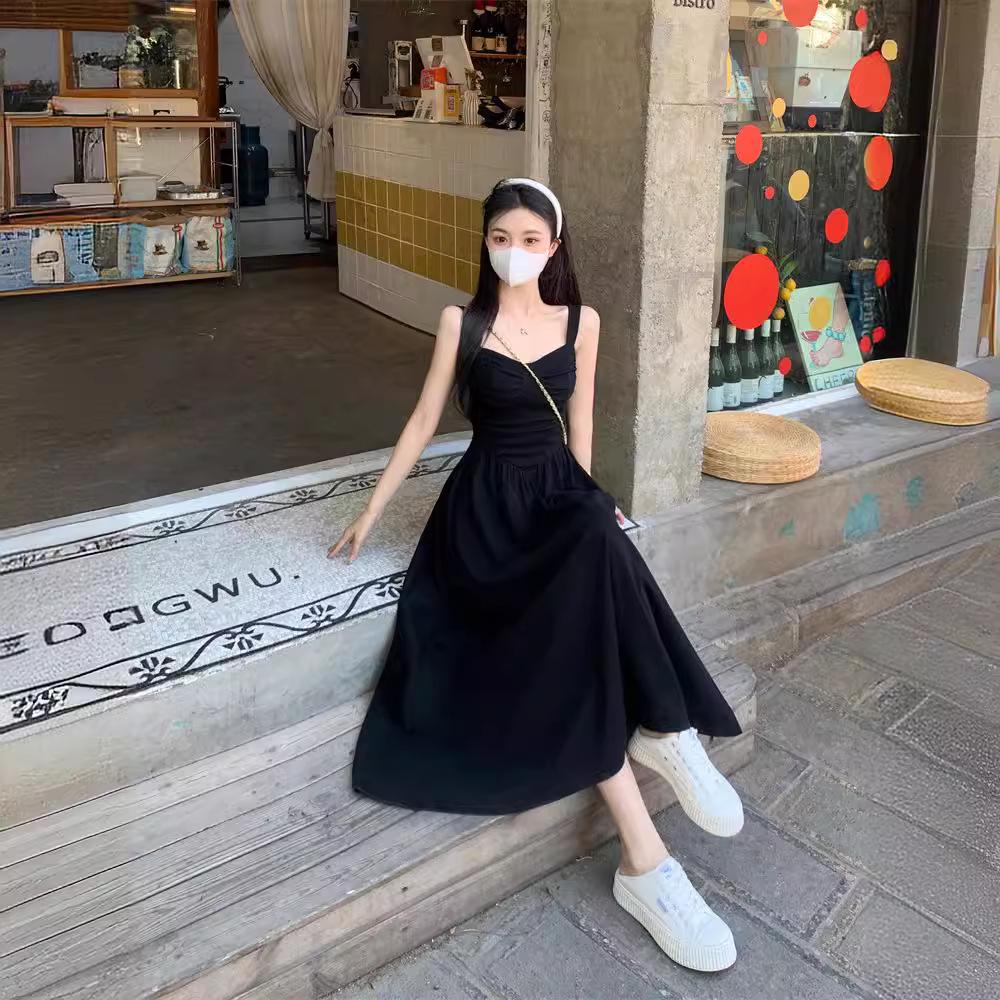 Plus Size Women's Black Spaghetti Strap Sleeveless Summer 2024 French Retro Waist-Hugging Mid-Length Dress