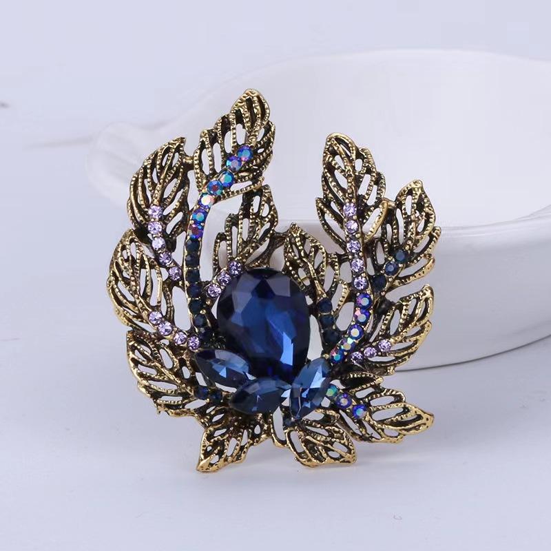 

Брошка з діамантовою інкрустацією високого класу, Жіноча, Відчуття високого класу, Квітка на груди, Багатофункціональні аксесуари для одягу One Size синій