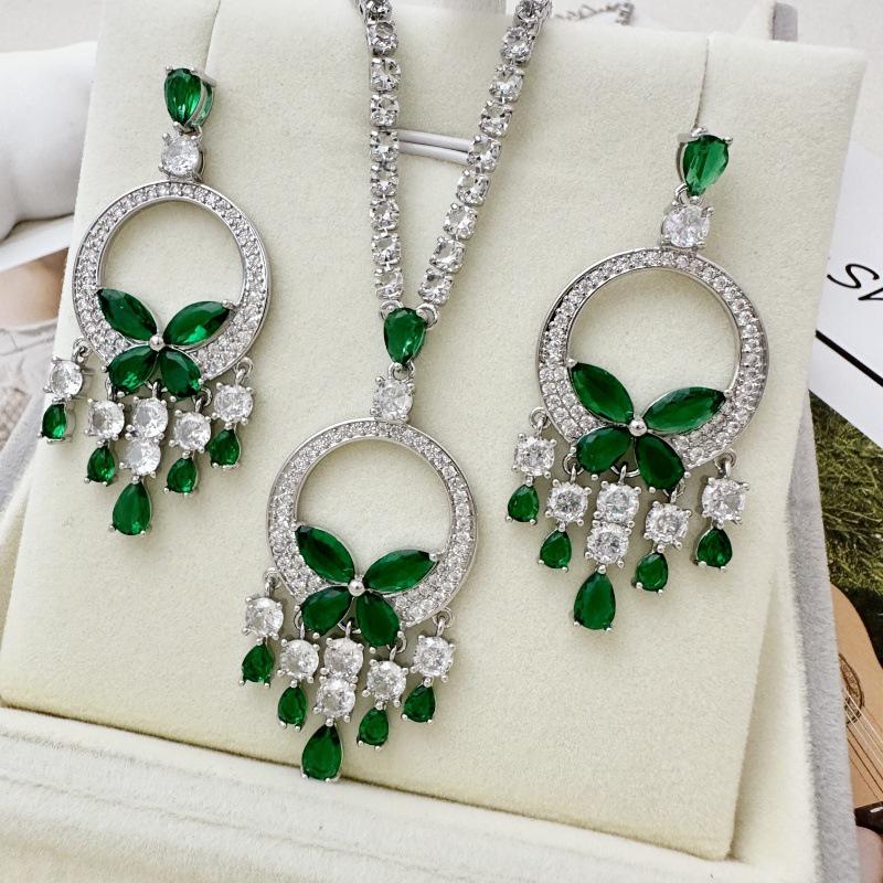 Exquisite Butterfly Tassel Earrings & Necklace Set: Light Luxury, Striking Design