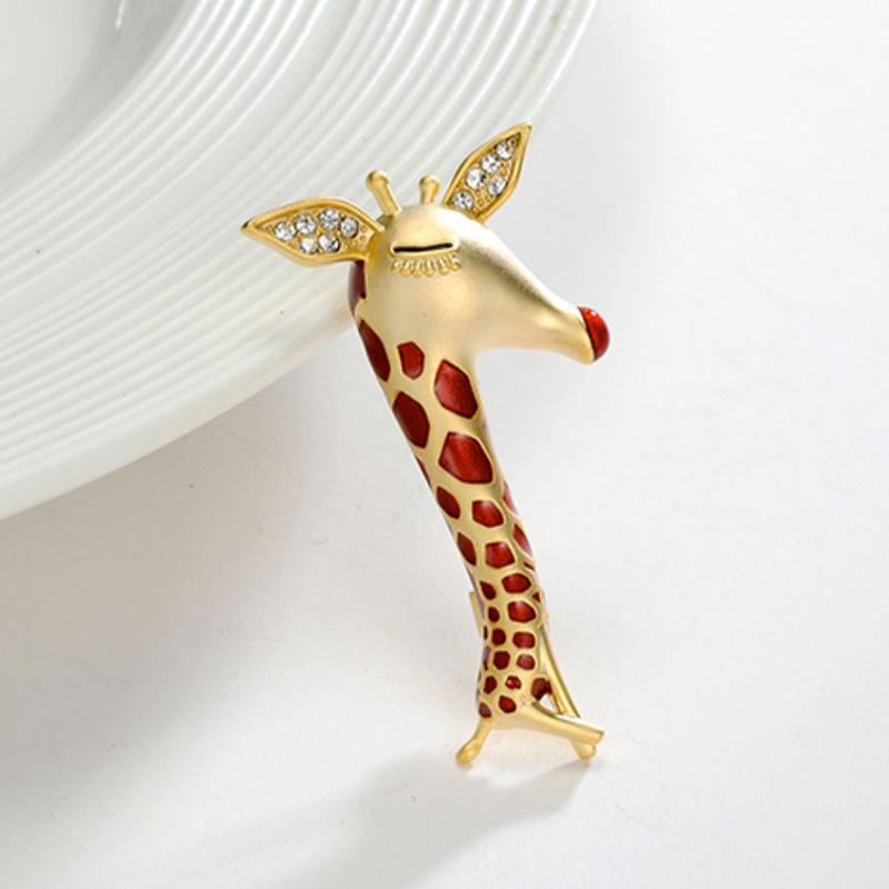 

Adorable Japanese Giraffe Brooch: Trendy Lapel Pin for Sweaters and Suits