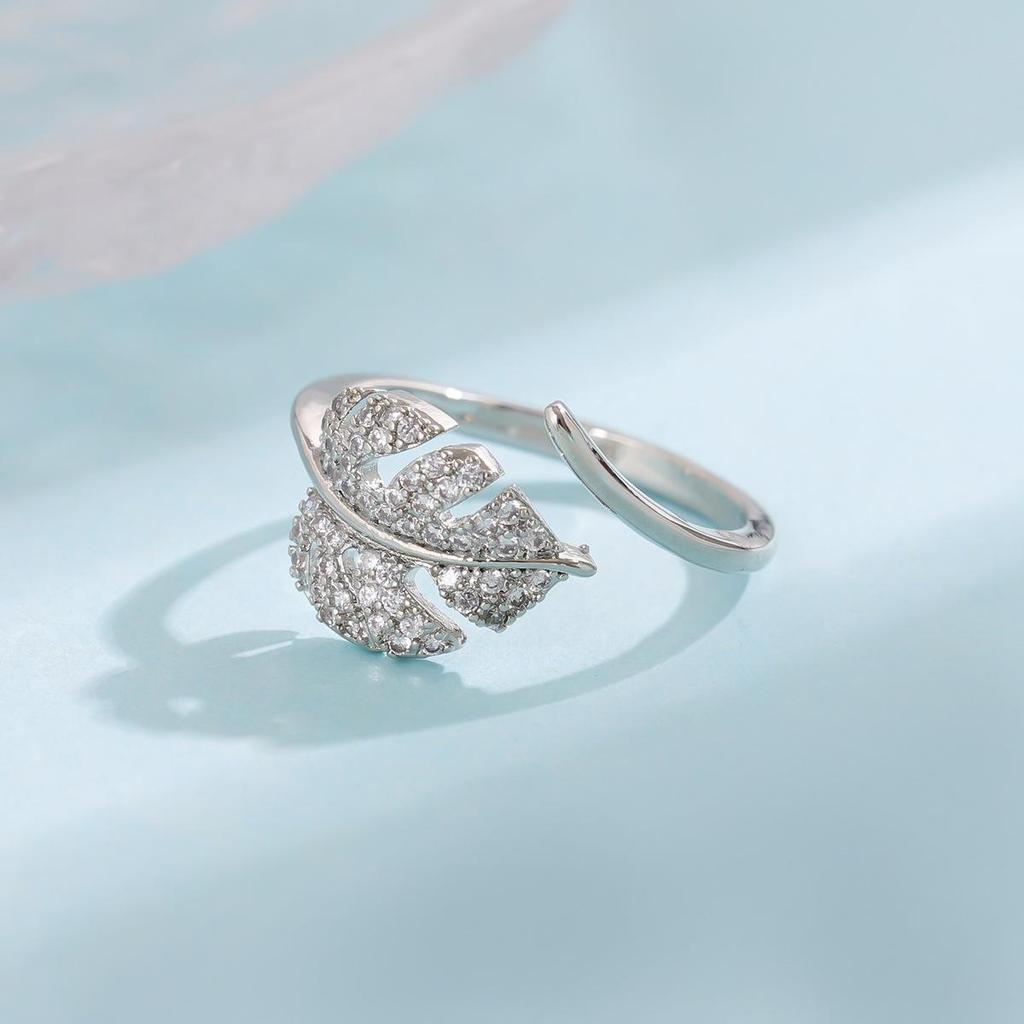 New Fashion Diamond-Set Leaf Open Ring with Creative Design