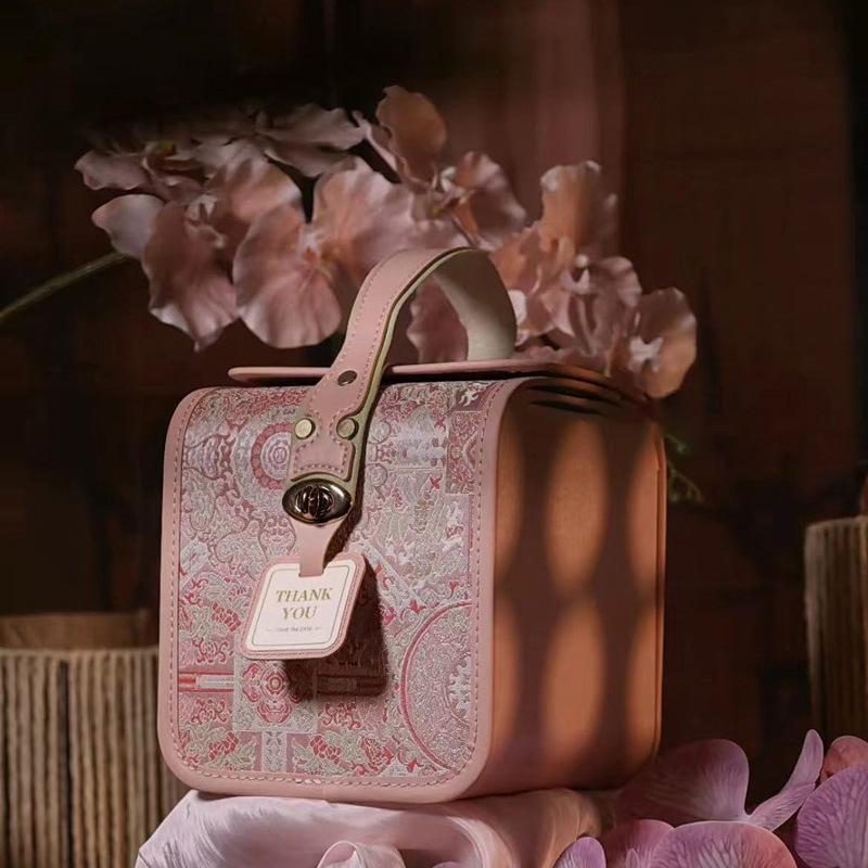 Exquisite High-end Birthday Gift Box Wedding Companion Gift Boxes Festival Party Gift Creative Hand-held Box Candy Packaging Gift Bag