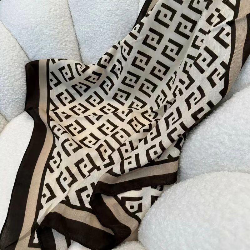 

2025 Новый хлопково-льняной маленький квадратный шарф для женщин - Тонкий летний для защиты шеи 70-70 cm