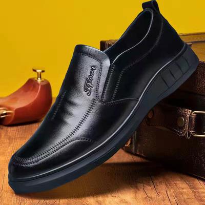 Men's Spring New Leather Shoes Men's Pure Black Casual Shoes Lazy Shoes Soft-soled Shoes