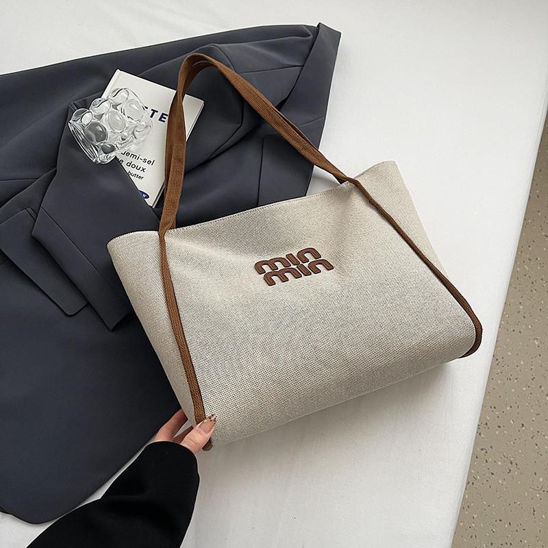 Stylish And Spacious Canvas Tote Bag For Women Ideal For Autumn Winter Casual Outings