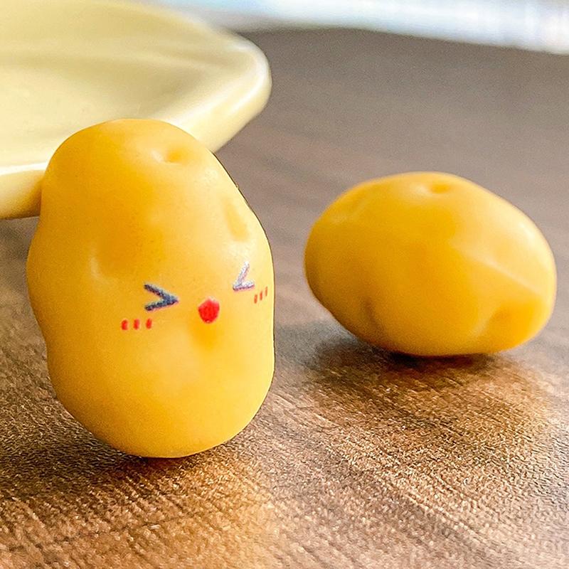 4Pcs Mini Little Potatoes Ornament Cartoon Potatoes Figurine Micro Landscape Car Interior Home Desktop Decoration