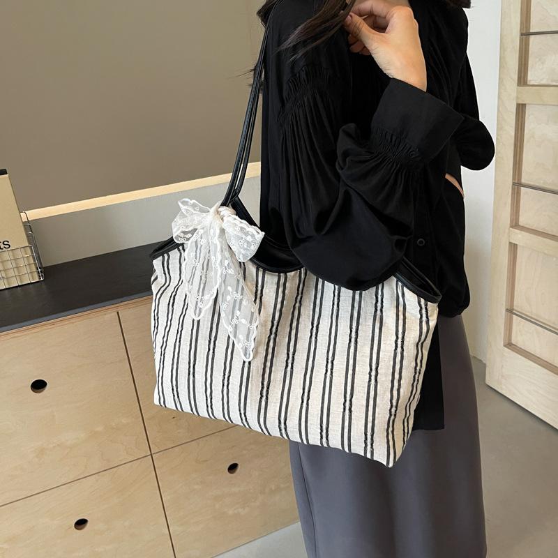 Fashion Striped Handbag 2025 Spring New Simple Shoulder Bag Versatile Popular Women's Bag