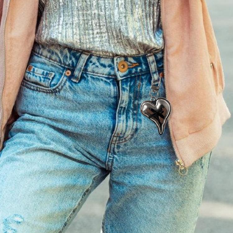 Fashionable Silver Love Heart Bowknot Keychain Charm Sturdy Pendant for Modern Styles Camera and Bag Decoration