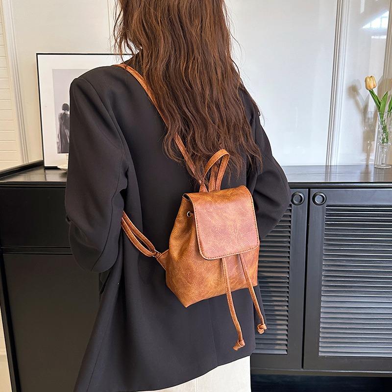 Casual Women's Backpack New Simple Outdoor Travel Retro Backpack Large Capacity Student Bag
