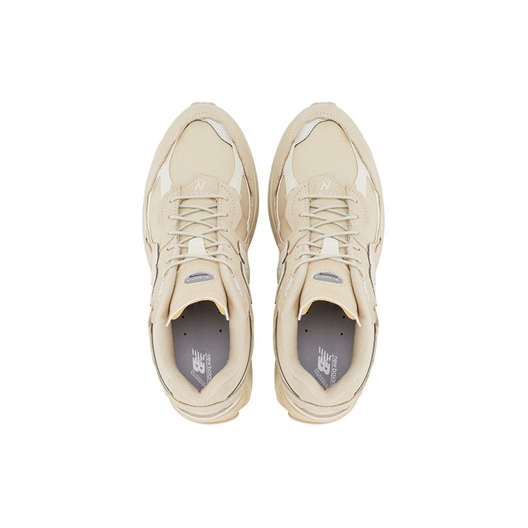 New Balance 2002R Protection Pack - Sandstone Unisex Sneakers Cream Turtledove Gold-Metallic M2002RDQ