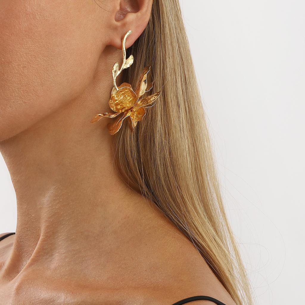 Women New Vintage Earrings Creative Metal Floral Earrings Leaf Design High Grade Elegant Fashion Ear Jewelry Accessories
