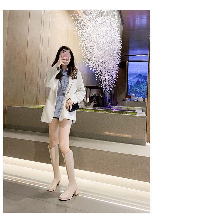 Dámské kozačky nad koleno s robustním podpatkem a čtvercovou špičkou - kolekce podzim/zima 2025