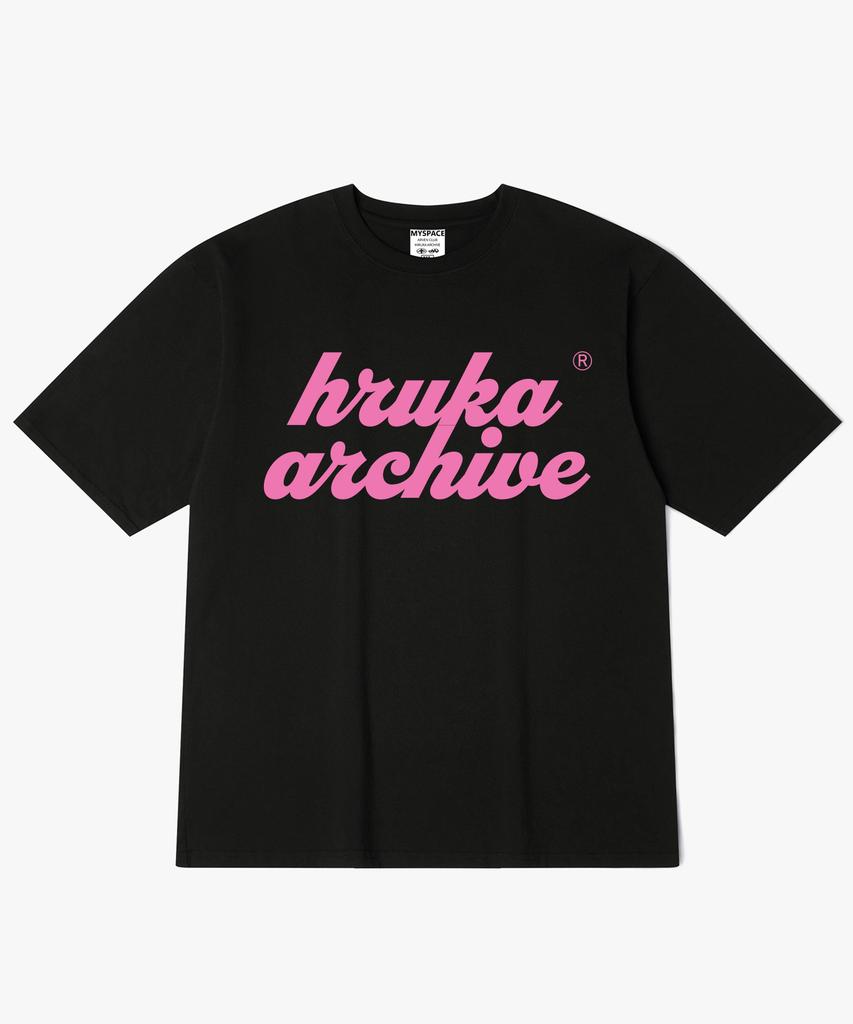 Hilukaakaibeu Overlap Pink Logo Short Sleeve T-Shirt