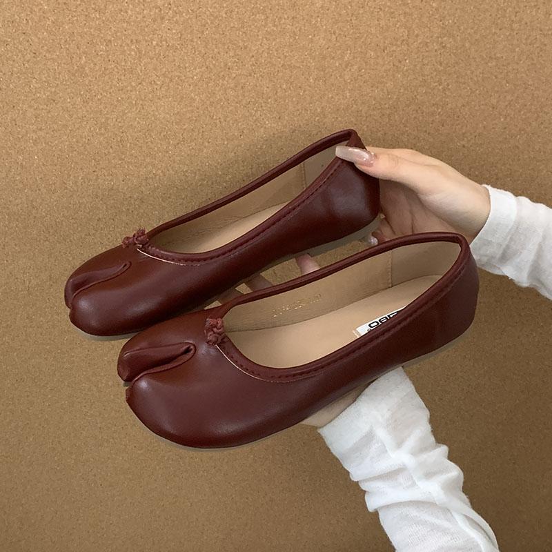 Fashion 2025 New Spring Autumn Fashion Strange Toe Women Flats Slip On Shoes Soft Female Shallow Footwear Ladies Flats With Shoes