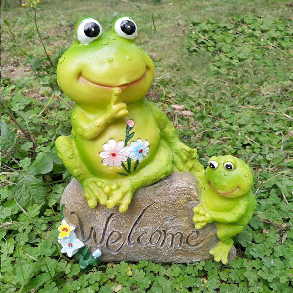 Resin On Stone Figurine, Natural Garden Decor with Vivid Cute Design, for Indoor Outdoor Lawn Courtyard Hotel Kindergarten Decor