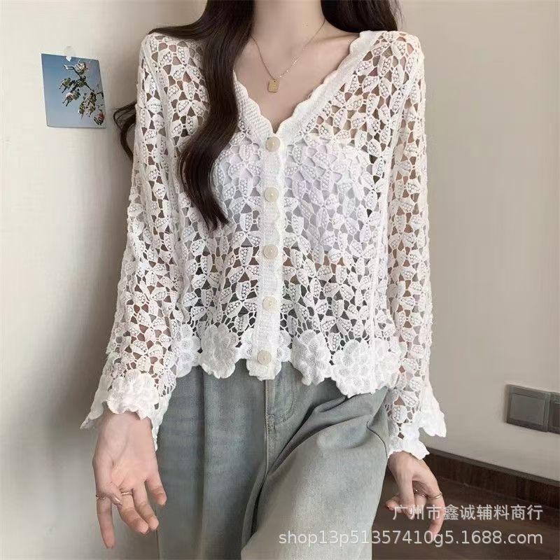 Huge good-looking crochet top for women with early autumn new models with suspender skirt, small shawl, lace blouse jacket