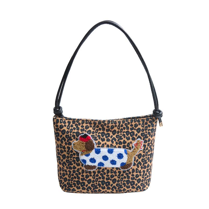 

Autumn and winter bags women s 2025 new retro embroidered dog bucket bag leopard print shoulder messenger bag mobile phone bag коричневый