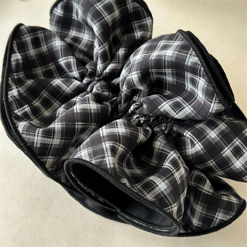 Vintage Plaid Scrunchies Large Hair Tie for Women Aesthetic Casual Weekend Look Fashion Hair Accessory