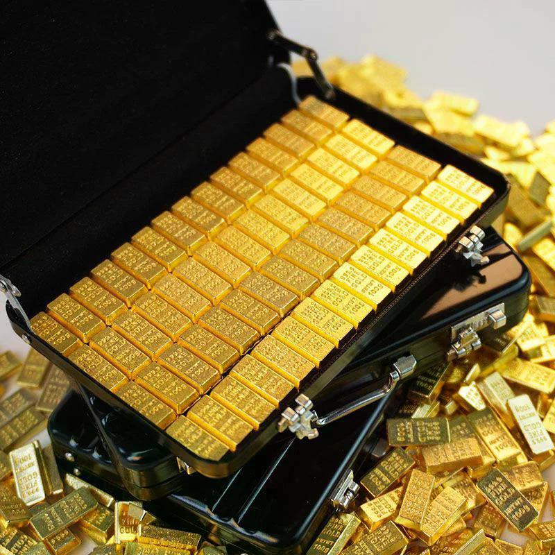 Aluminiumlegierung Koffer mit Mini-Goldbarren-Replik Vergoldete Legierung Sammlerstück Puppenhaus Mikro-Szene Dekoration Ausstellungsmodell