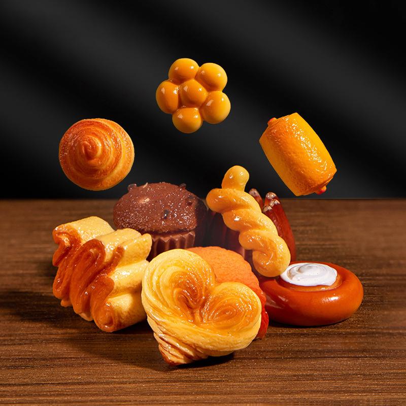 1pcs Kitchen Food Toy Simulation Kitchenware Play DIY Resin Emulated Chocolate Cake Bread Biscuit Tableware Decor Child Kid Toy
