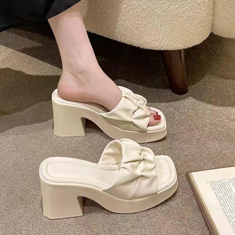 Versatile Thick-heeled High-heeled Shoes Are Fashionable To Wear Outside. In the Summer of 2025, the New Women's Slope Heel Thick-soled Waterproof Tab