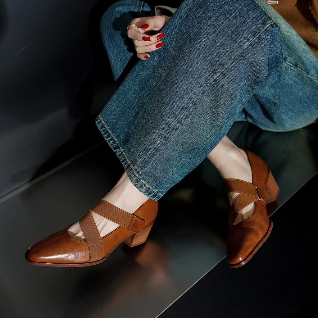 Small Leather Shoes Women's Square Head Horse Leather Niche Design Thick Heel Single Shoes Retro Feeling Washed Black