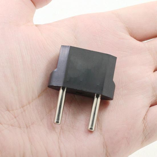 Odolný přenosný a lehký cestovní adaptér střídavého proudu z USA do EU