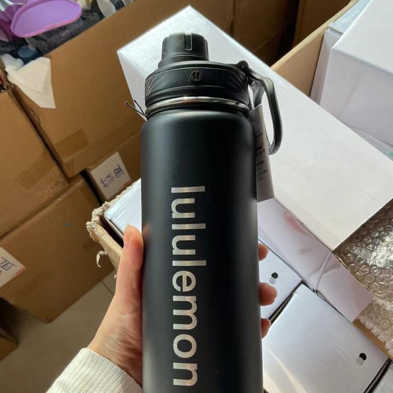 

Термопляшка Lulu Sports - 710 мл, Велика місткість, Білий/Рожевий/Синій, Унісекс 710ML чорний