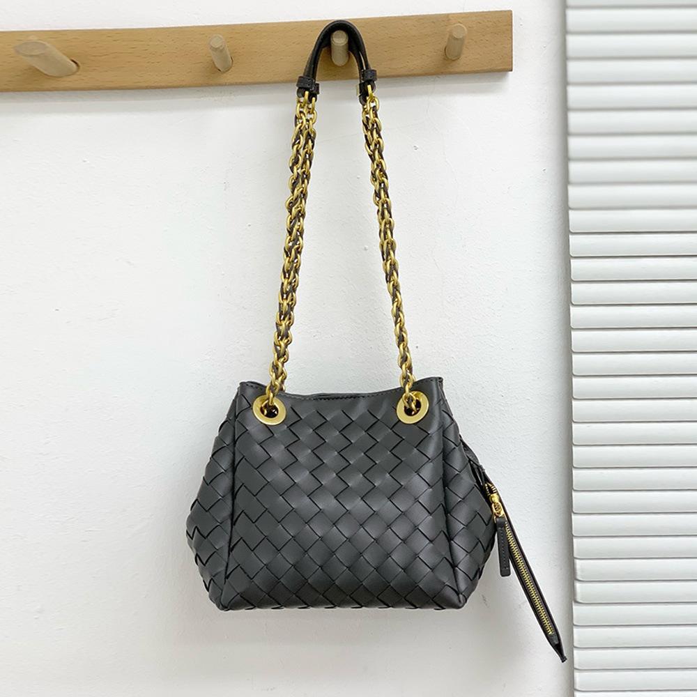 2026 Cross-border high-end metal chain woven parachute bag underarm shoulder crossbody large capacity retro bag women